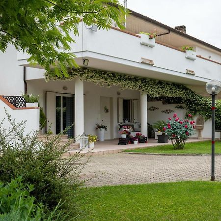 Parco Delle Rose Villa Sulmona Kültér fotó