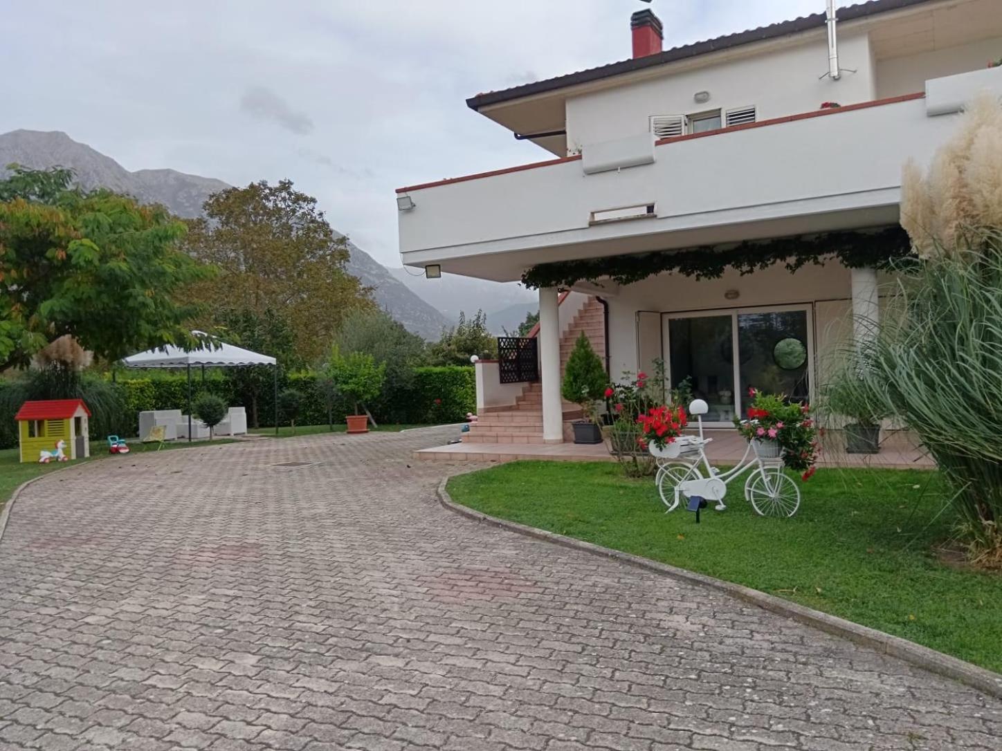 Parco Delle Rose Villa Sulmona Kültér fotó