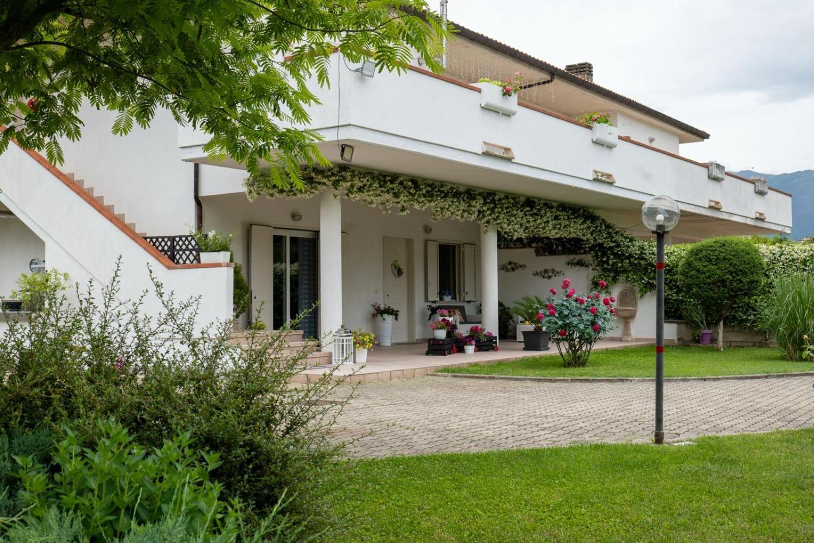 Parco Delle Rose Villa Sulmona Kültér fotó